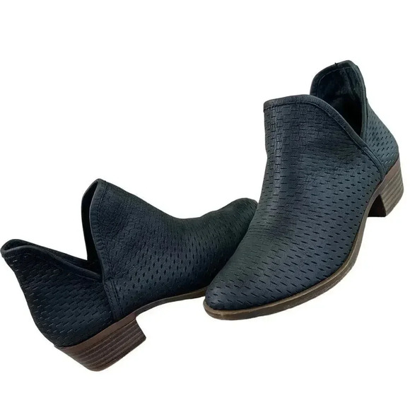 Lucky Brand Leather Perforated Ankle Boots Cut Out  Size 6M Black Baley Slip On - Picture 2 of 12